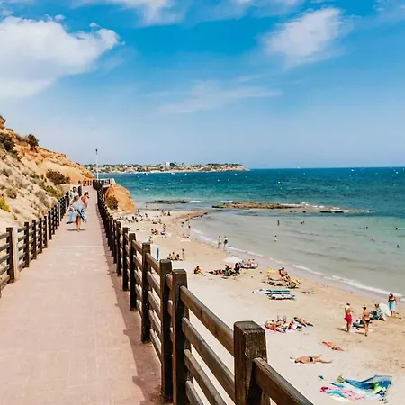 In Cabo Roig شقة